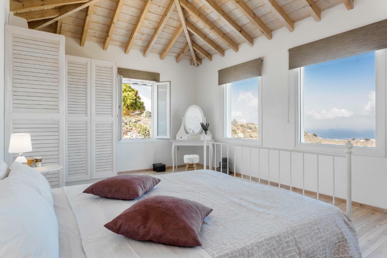 Savvina * Skopelos Town